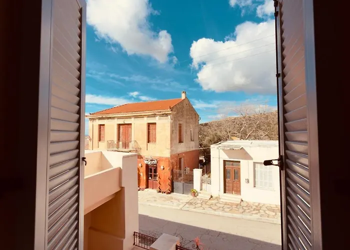 Halki - Tower View, Floor Apartment Khalkíon